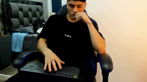 Roan Birkin online show from 11.09.25