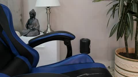 Roan Birkin online show from 05.06.26