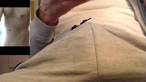 Snapshot of robby66_56 chatting on 10.01.25 robby66_56 online show from 10.01.25