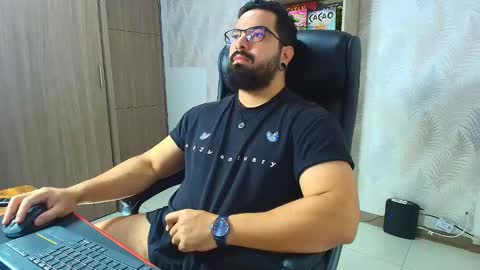 Snapshot of robby_k chatting on 11.30.25 Robby online show from 11.30.25