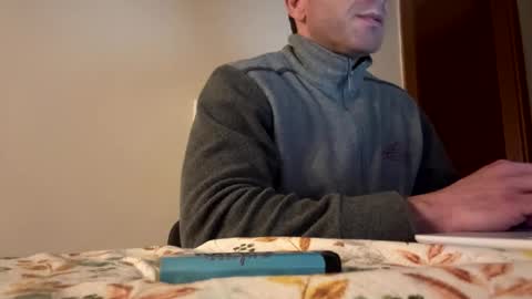 Snapshot of roberpierre_ho chatting on 03.15.26 roberpierre_ho online show from 03.15.26