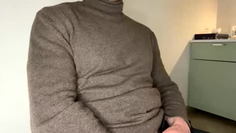 Snapshot of roberpierre_ho chatting on 04.01.26 roberpierre_ho online show from 04.01.26