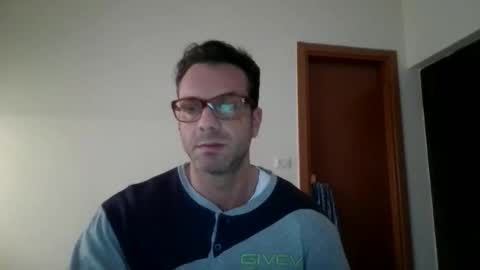 Snapshot of roberpierre_ho chatting on 04.03.26 roberpierre_ho online show from 04.03.26