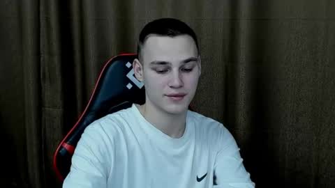 robert10211 online show from 01.07.25