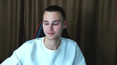 robert10211 online show from 10.02.25