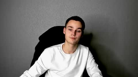 robert10211 online show from 11.24.25