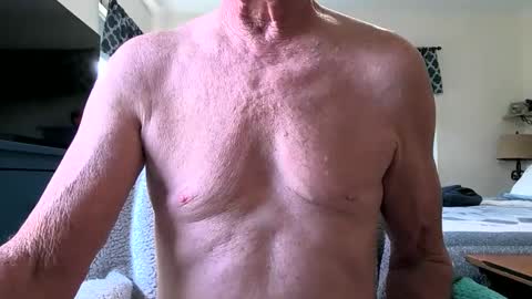 Snapshot of robert45556 chatting on 09.30.25 robert online show from 09.30.25