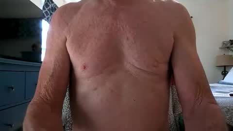 Snapshot of robert45556 chatting on 10.21.25 robert online show from 10.21.25