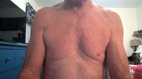 Snapshot of robert45556 chatting on 11.19.25 robert online show from 11.19.25