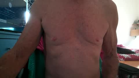 Snapshot of robert45556 chatting on 12.17.25 robert online show from 12.17.25