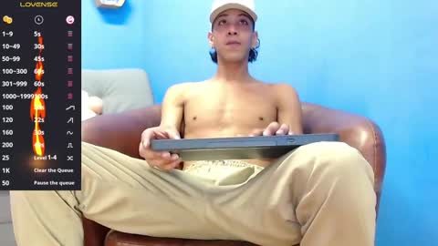 robert_kingg online show from 10.06.25