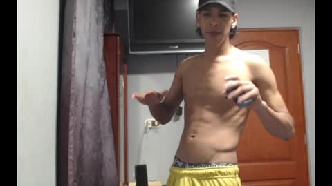 Snapshot of robert_kingg chatting on 04.29.26 robert_kingg online show from 04.29.26