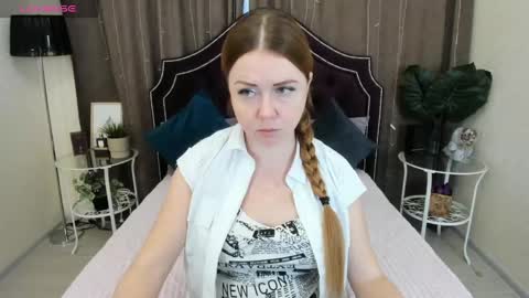 Snapshot of robertamorelly chatting on 12.03.24 Betty online show from 12.03.24