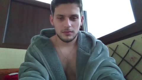 Snapshot of roberto_twink1 chatting on 12.02.24 Roberto online show from 12.02.24