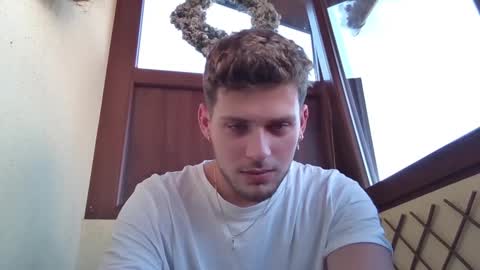 Snapshot of roberto_twink1 chatting on 12.19.24 Roberto online show from 12.19.24