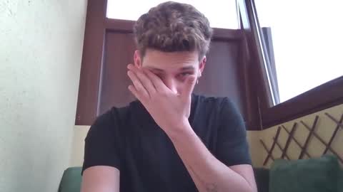 Snapshot of roberto_twink1 chatting on 02.02.25 Roberto online show from 02.02.25