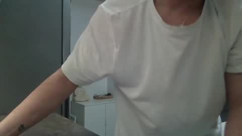 Snapshot of roberto_twink1 chatting on 02.04.25 Roberto online show from 02.04.25