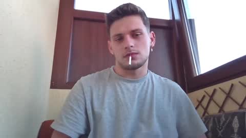 Snapshot of roberto_twink1 chatting on 02.10.25 Roberto online show from 02.10.25