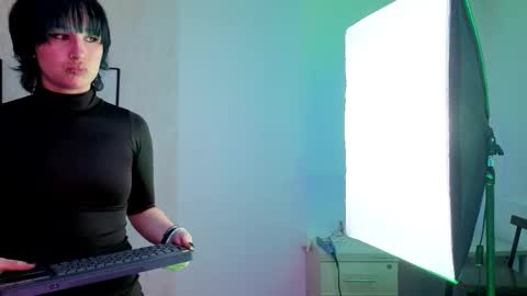 robin D online show from 10.18.25