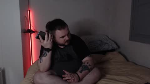 Snapshot of robinmyself chatting on 11.23.25 Robin online show from 11.23.25