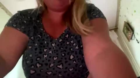 Robyn Lea online show from 07.25.26