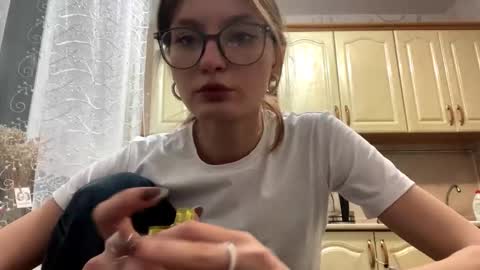 robynsentinella online show from 11.25.25