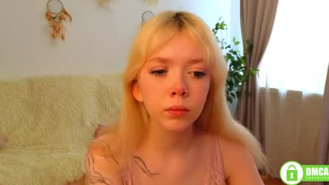 Snapshot of rochelle_dolly chatting on 05.20.26 rochelle_dolly online show from 05.20.26
