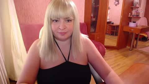 Snapshot of rocknlinxx chatting on 09.16.25 Rocknlinxx online show from 09.16.25