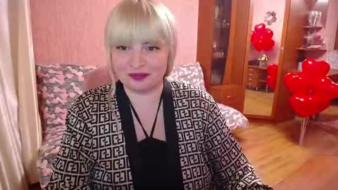 Snapshot of rocknlinxx chatting on 10.18.25 Rocknlinxx online show from 10.18.25