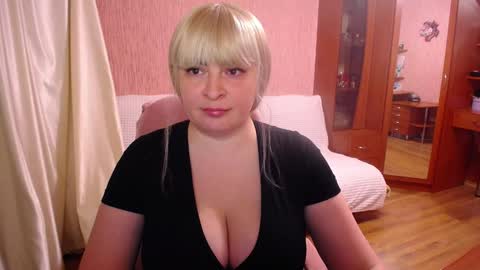 Snapshot of rocknlinxx chatting on 11.20.25 Rocknlinxx online show from 11.20.25