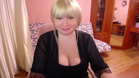 Snapshot of rocknlinxx chatting on 12.16.25 Rocknlinxx online show from 12.16.25