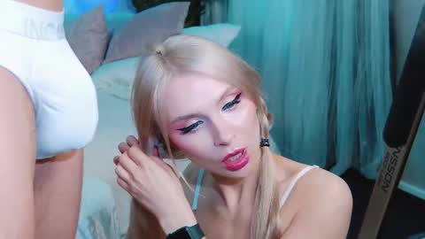 Lina and Den online show from 11.10.25