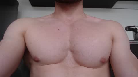 Snapshot of rocky_muscle chatting on 11.18.25 rocky muscle online show from 11.18.25