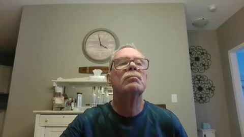 Snapshot of rodied chatting on 10.26.25 rodied online show from 10.26.25