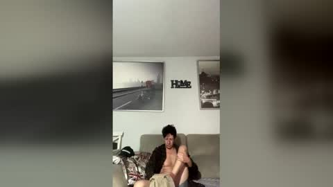 Snapshot of rogerbenid81 chatting on 12.19.25 rogerbenid81 online show from 12.19.25