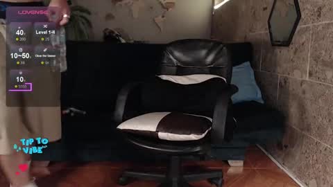 Snapshot of rogert_xx chatting on 02.20.25 Rogert online show from 02.20.25