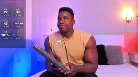 Snapshot of rogger_physique chatting on 09.14.25 Rogger online show from 09.14.25