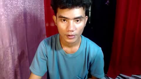Snapshot of roianboyyy chatting on 05.24.26 roianboyyy online show from 05.24.26