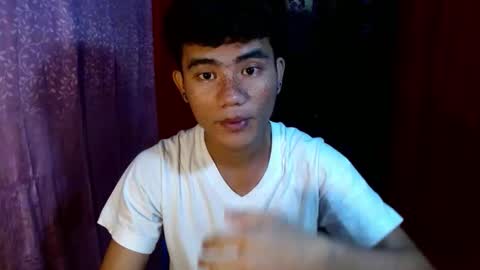 Snapshot of roianboyyy chatting on 05.26.26 roianboyyy online show from 05.26.26