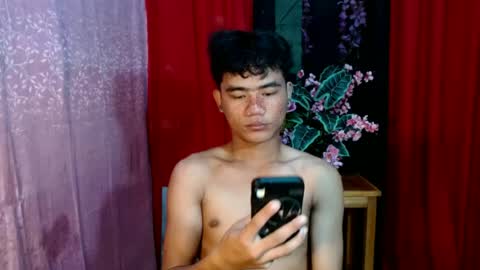 Snapshot of roianboyyy chatting on 06.22.26 roianboyyy online show from 06.22.26