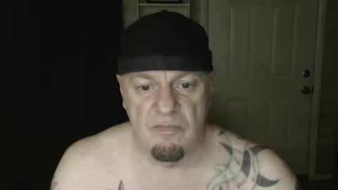 Snapshot of roinaz chatting on 12.15.24 roinaz online show from 12.15.24