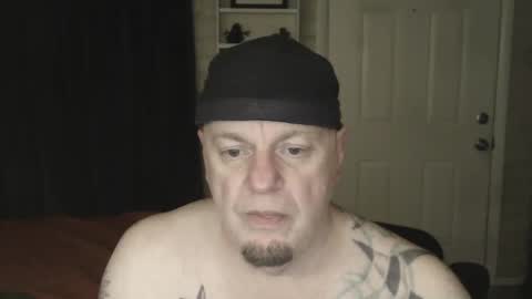 Snapshot of roinaz chatting on 12.16.24 roinaz online show from 12.16.24