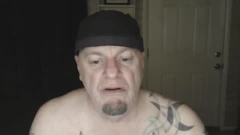 Snapshot of roinaz chatting on 12.18.24 roinaz online show from 12.18.24