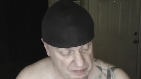 Snapshot of roinaz chatting on 12.23.24 roinaz online show from 12.23.24