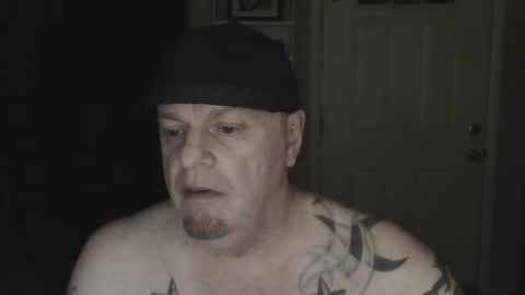 Snapshot of roinaz chatting on 12.25.24 roinaz online show from 12.25.24