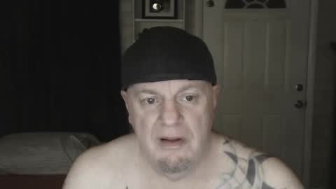 Snapshot of roinaz chatting on 12.29.24 roinaz online show from 12.29.24