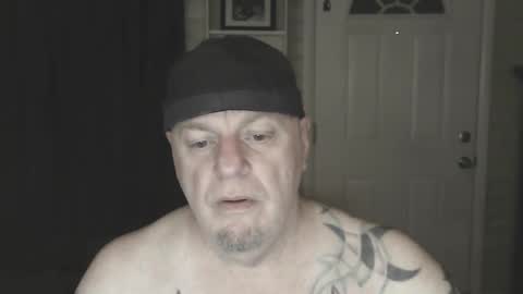 Snapshot of roinaz chatting on 12.30.24 roinaz online show from 12.30.24