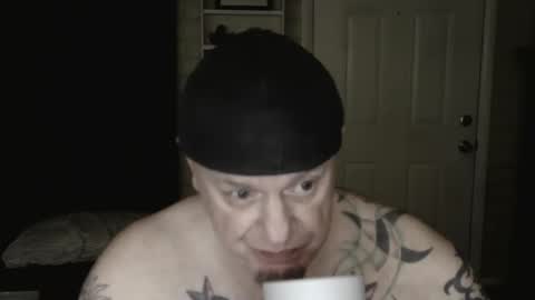 Snapshot of roinaz chatting on 01.01.25 roinaz online show from 01.01.25