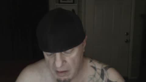 Snapshot of roinaz chatting on 01.05.25 roinaz online show from 01.05.25