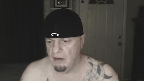 Snapshot of roinaz chatting on 01.13.25 roinaz online show from 01.13.25